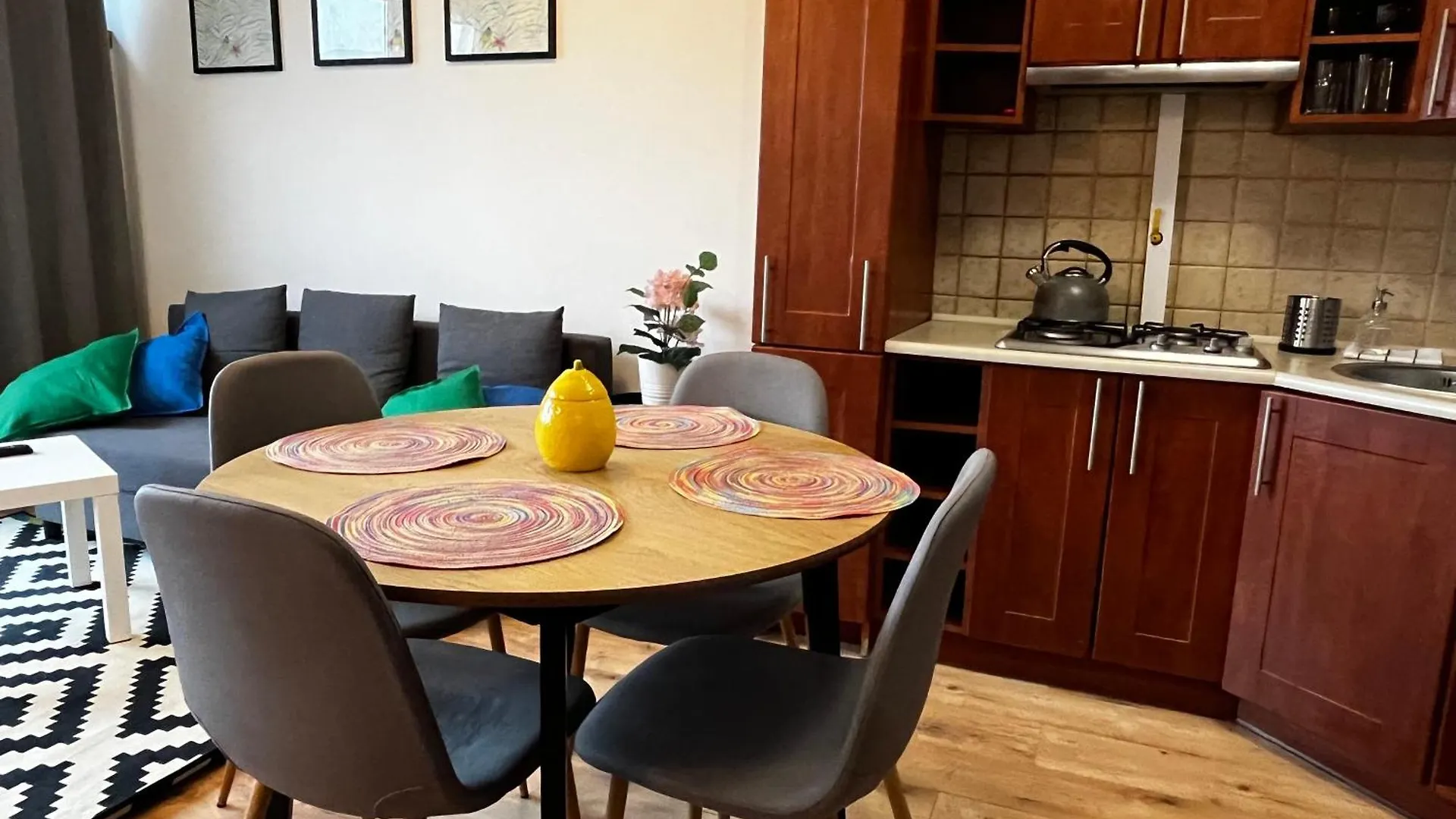 Ohmyhome - View Apartment Marszalkowska Warsaw Poland